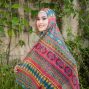 wanita menggunakan hijab